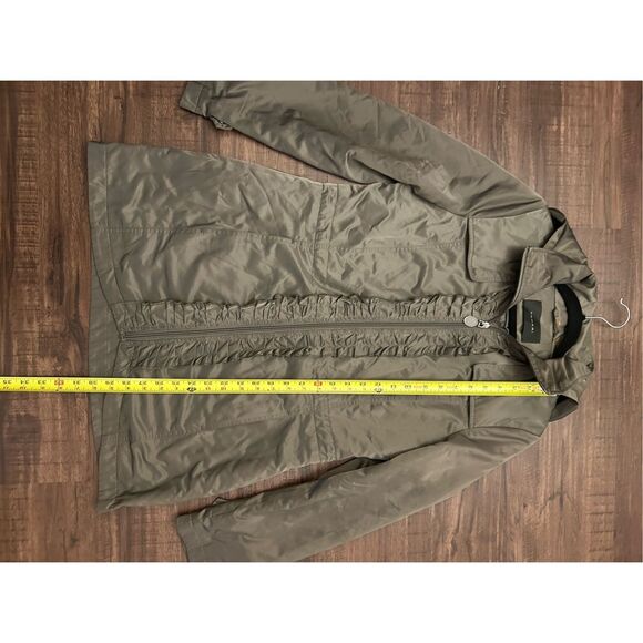 Tahari Quilted Ruffle Zip Coat, Hooded Jacket, Sz Medium - Picture 13 of 14